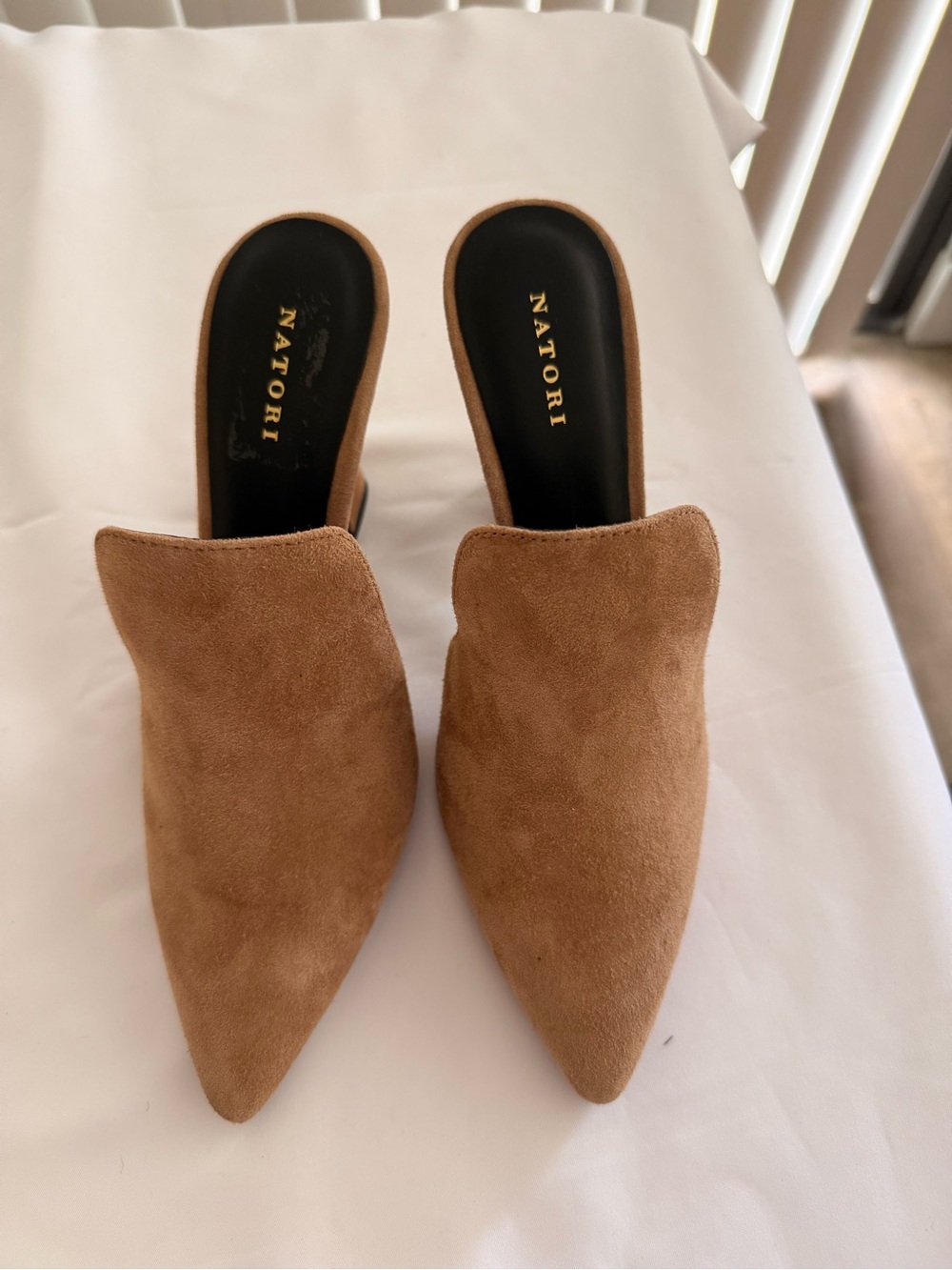 Natori Minh Suede Heel Mule Doe Tan Pointed Toe Flared Heel 6.5M NWOT